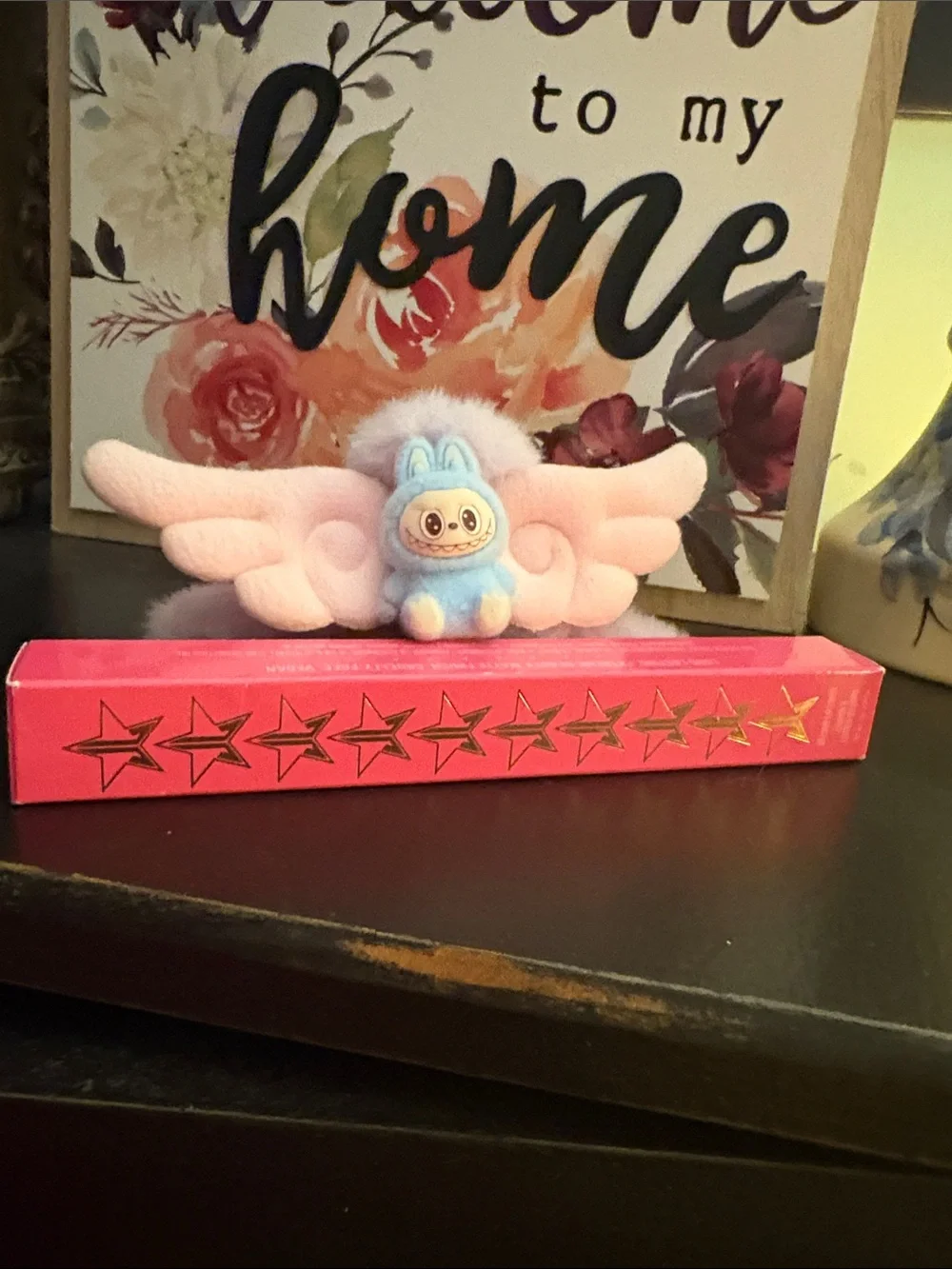 Jeffree Star Lip Liner in Gemini with hair Clip